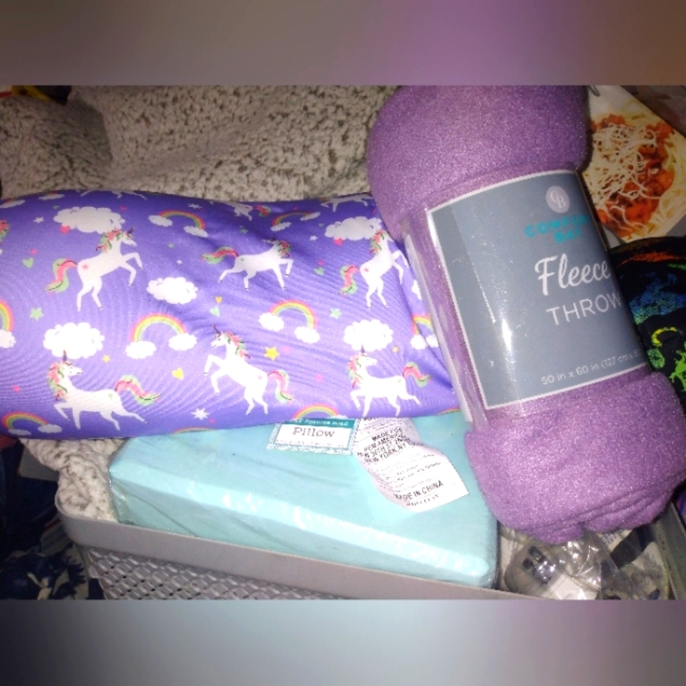 Comfort Bay Unicorn 🦄 Squishy Bead Pillow and Fleece Throw Set